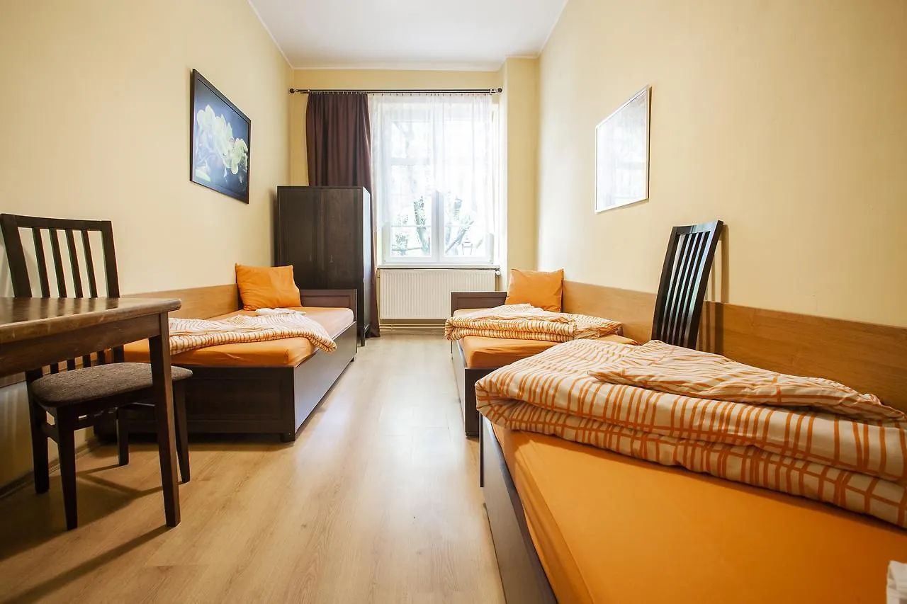 크라쿠프 Momotown Privates B&B